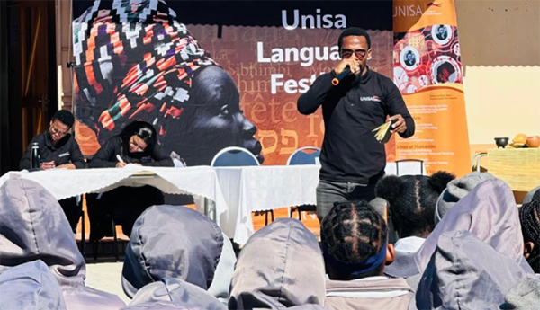 Jabulani%20Sibanyoni,%20Siswati%20Lecturer%20in%20the%20Department%20of%20African%20Languages,%20sharing%20the%20history%20of%20the%20Unisa%20Language%20Festival