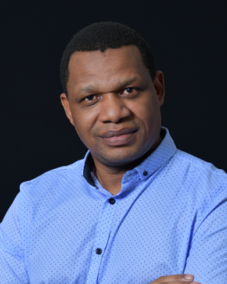 Dr Takawira Ndofirepi